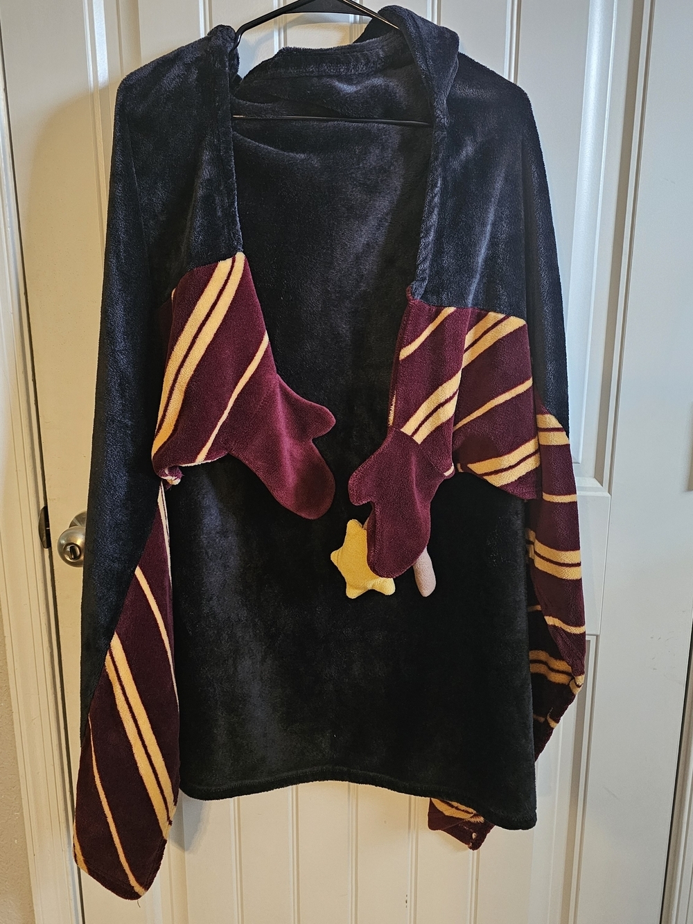 Berkshire Kids Plush Hooded Wizard Robe in Navy, Burgundy & Yellow - Picture 11 of 13